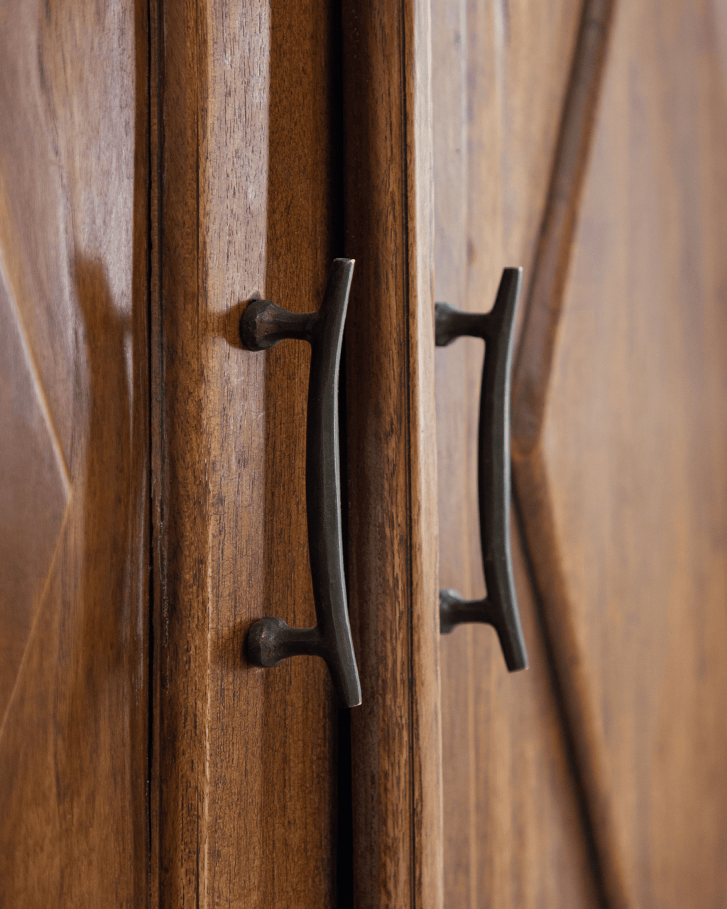 Armoire en teck Victoria