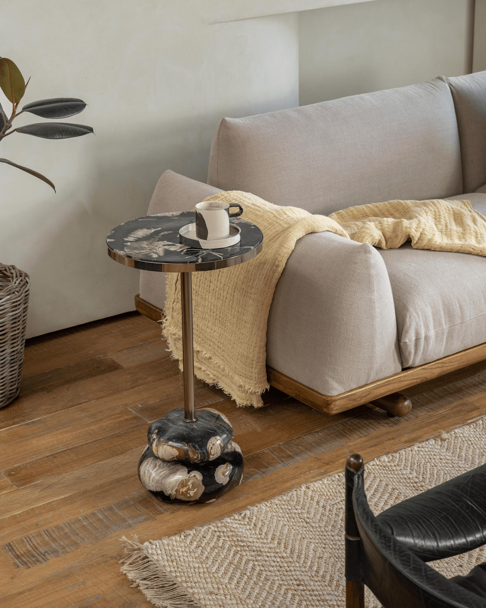 Table d'appoint en bois pétrifié Lolli