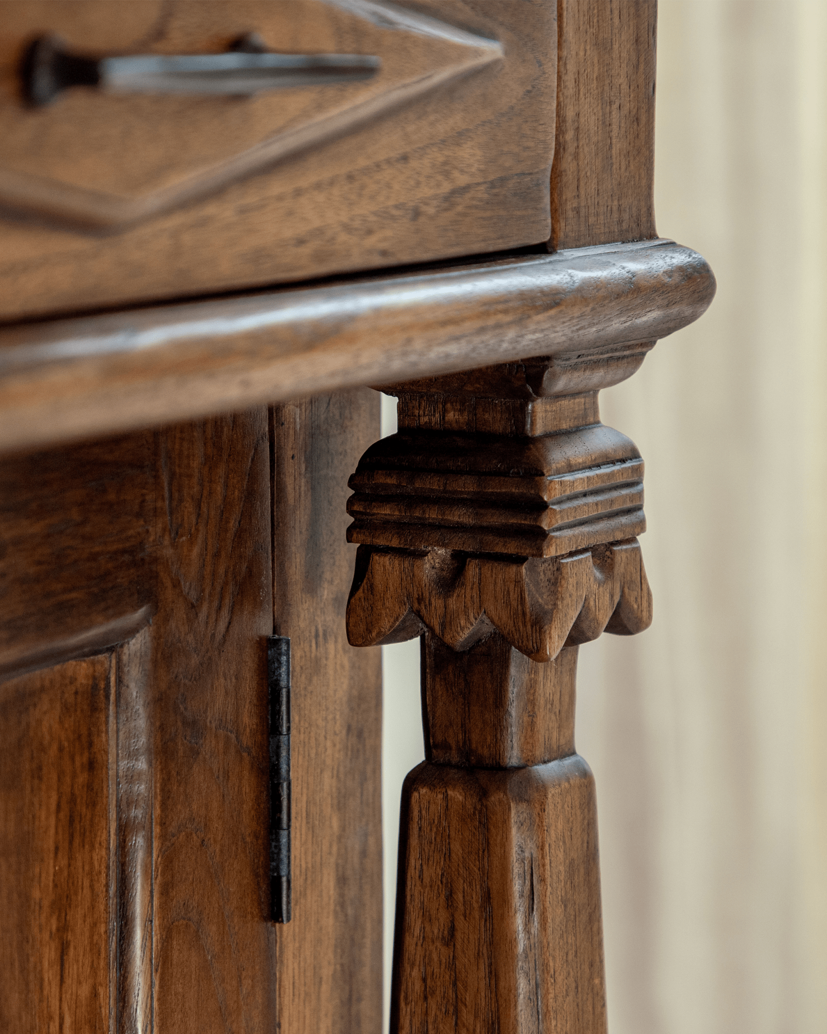 Armoire en teck Victoria