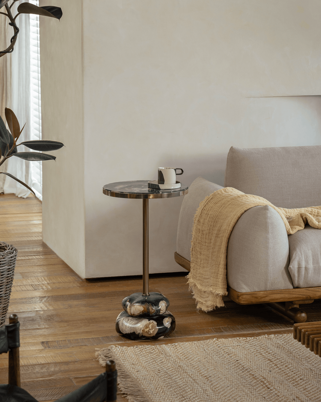 Table d'appoint en bois pétrifié Lolli
