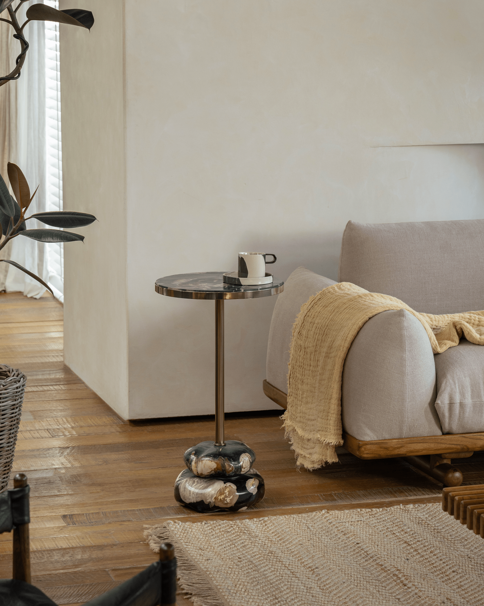 Table d'appoint en bois pétrifié Lolli