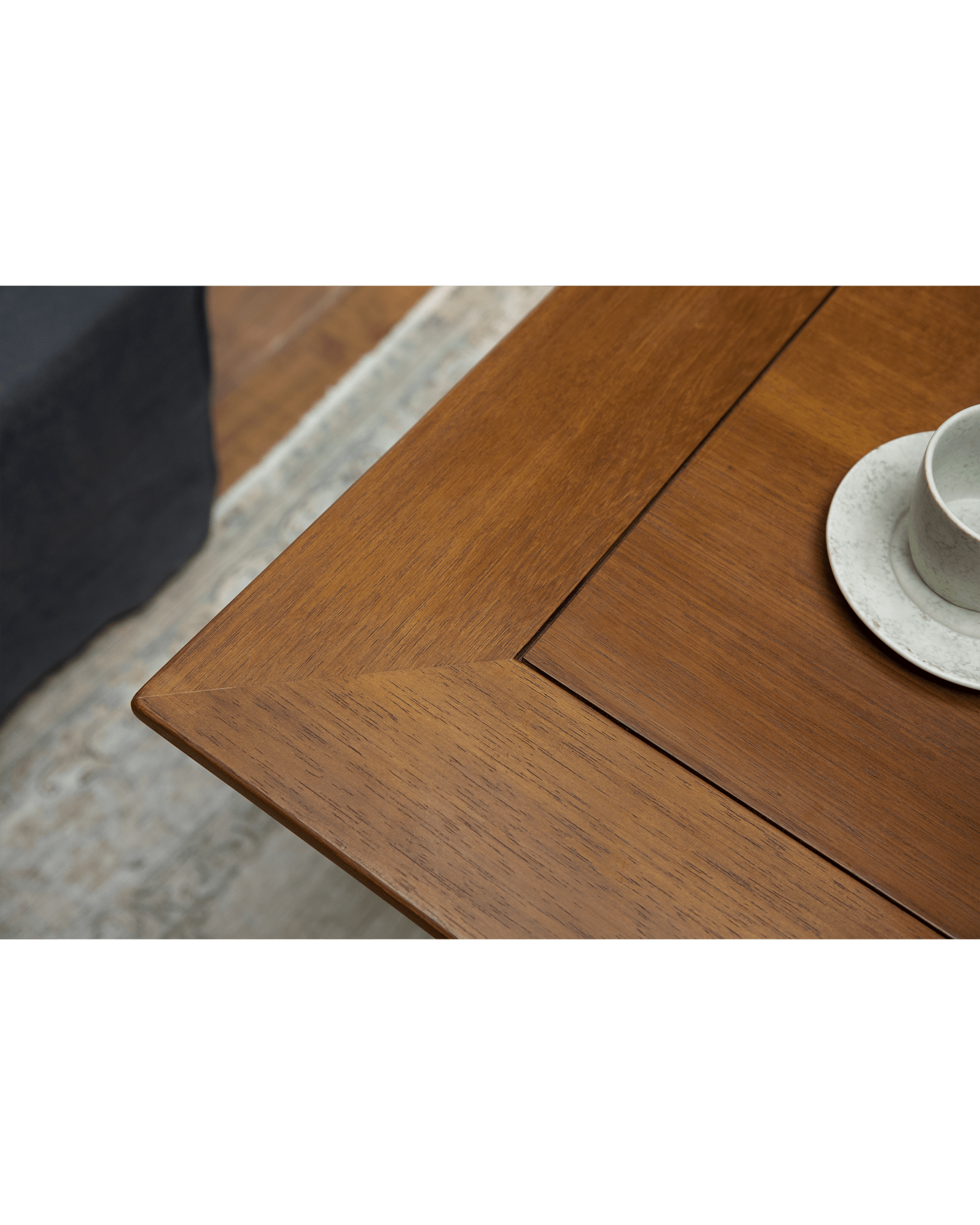 Table Titan