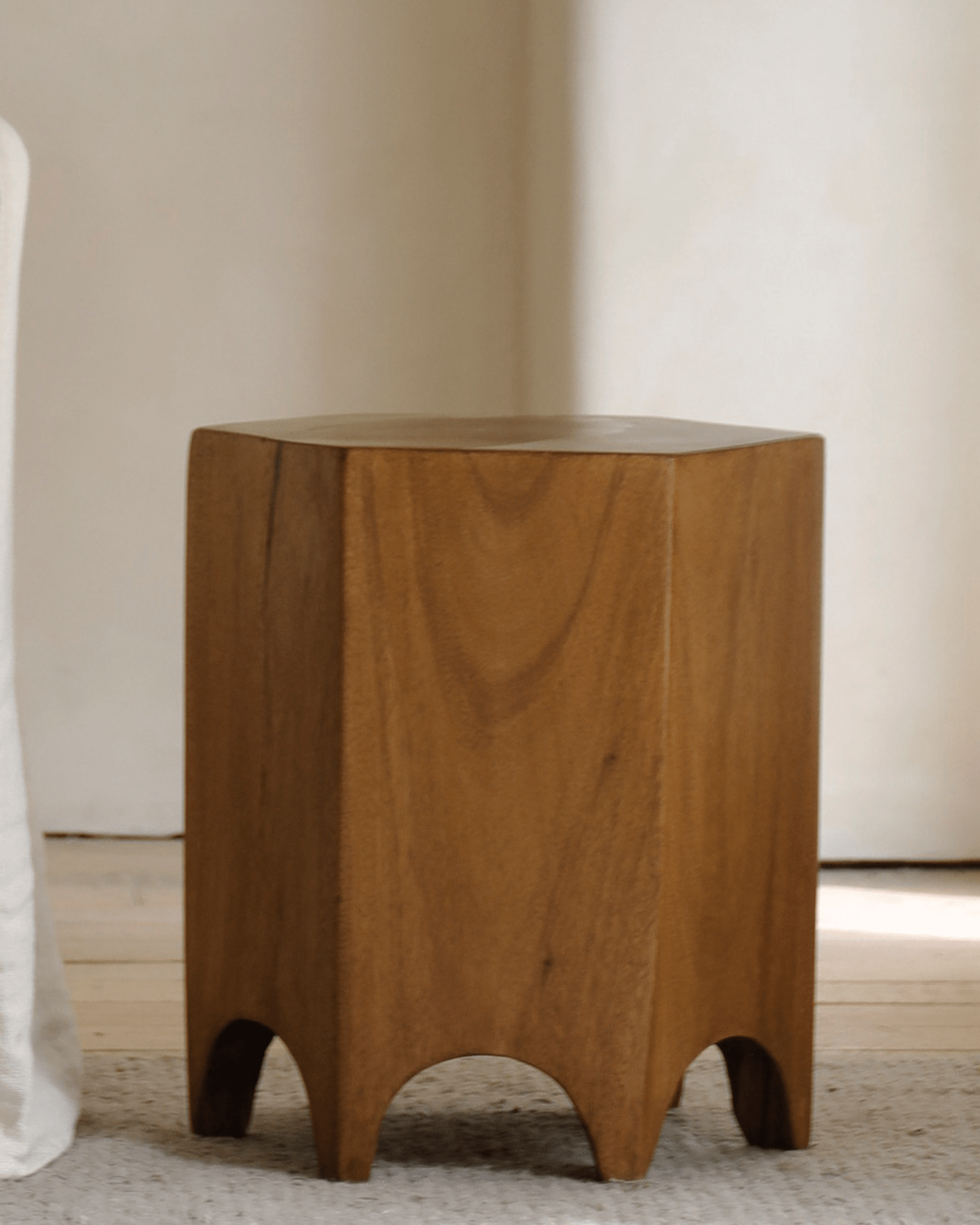 Table d'appoint hexagonale