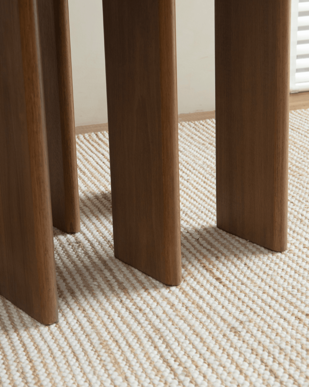 Table Titan