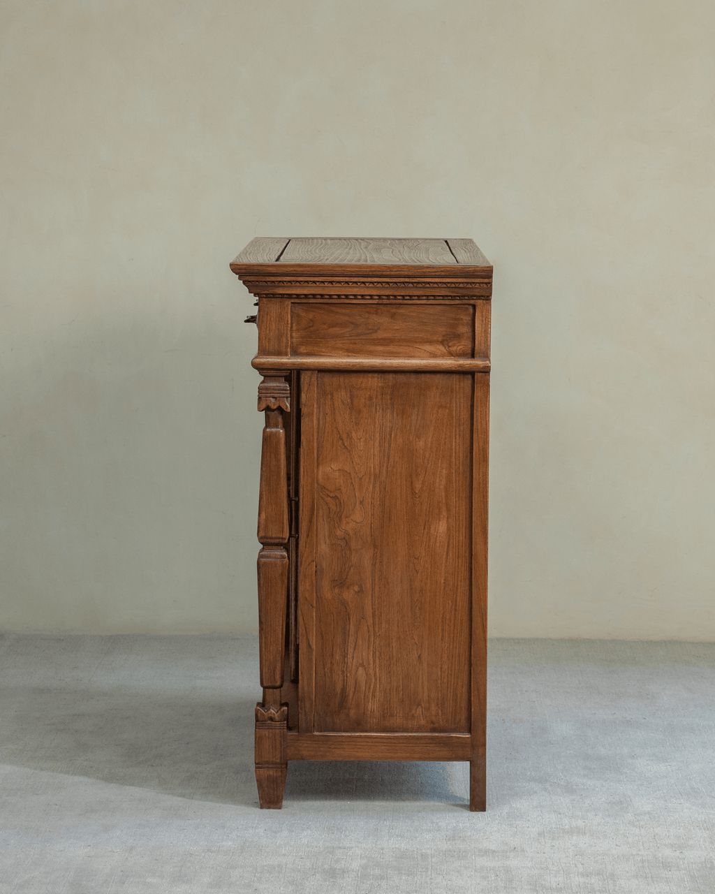 Armoire en teck Victoria
