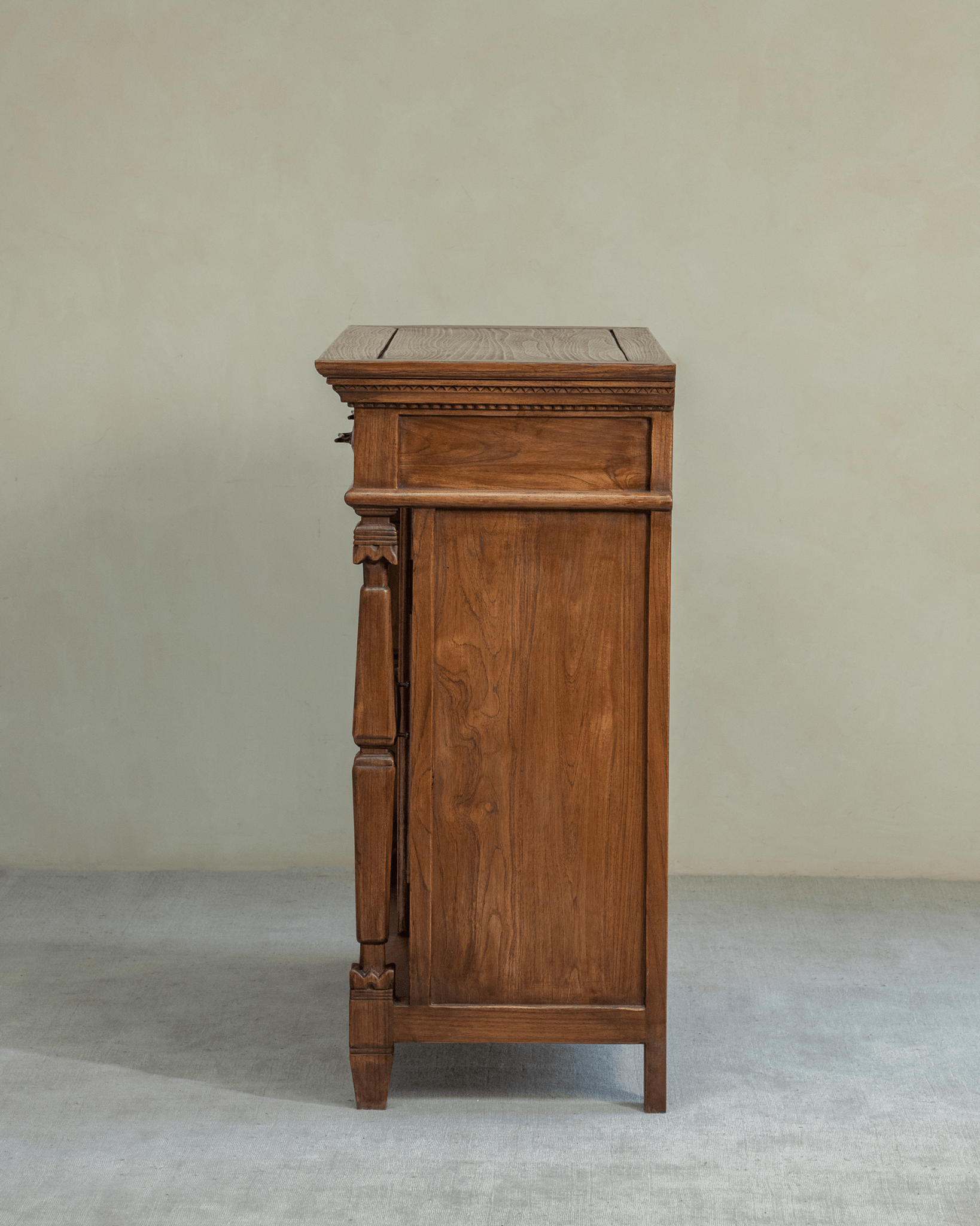 Armoire en teck Victoria
