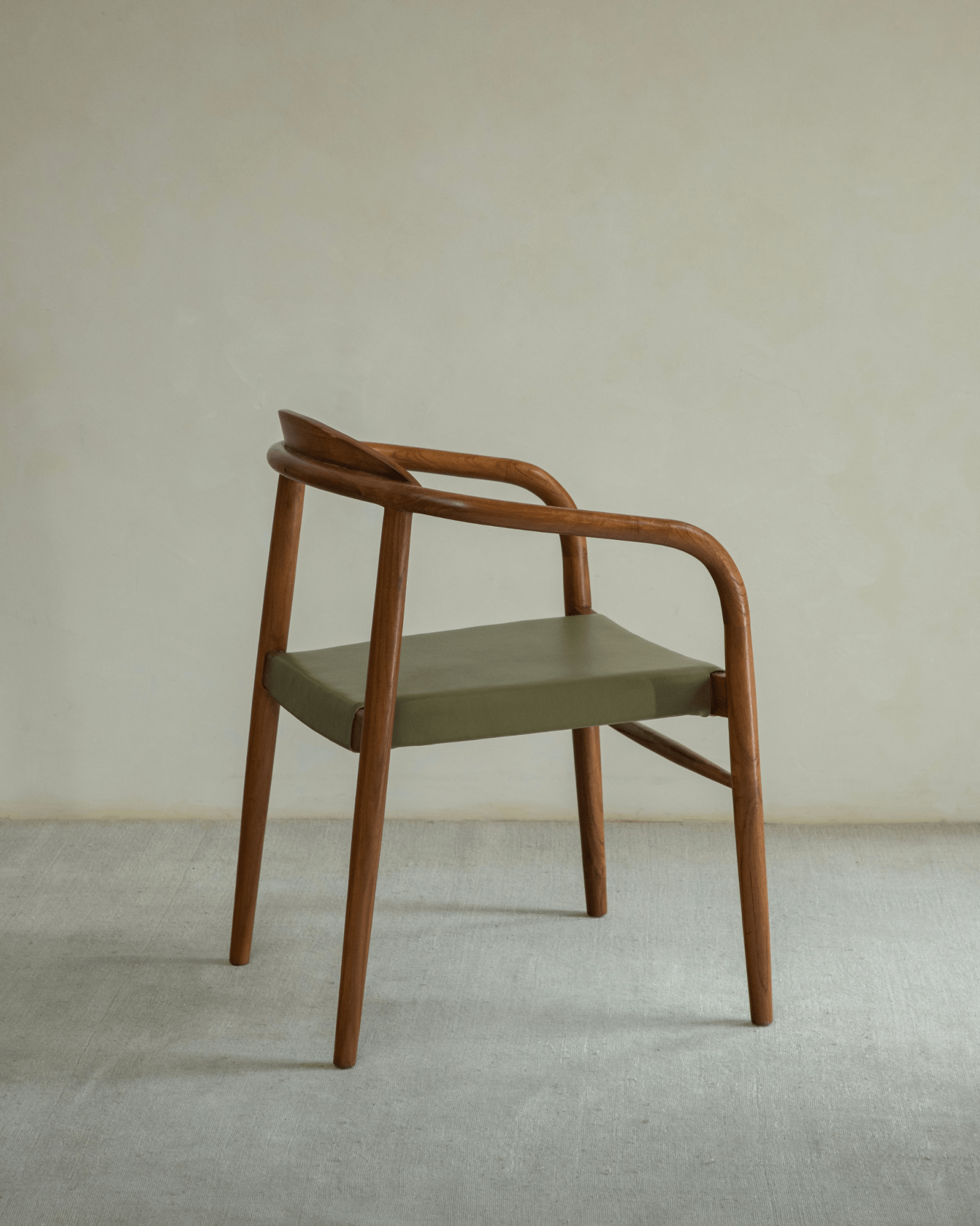 Chaise en cuir Crescent
