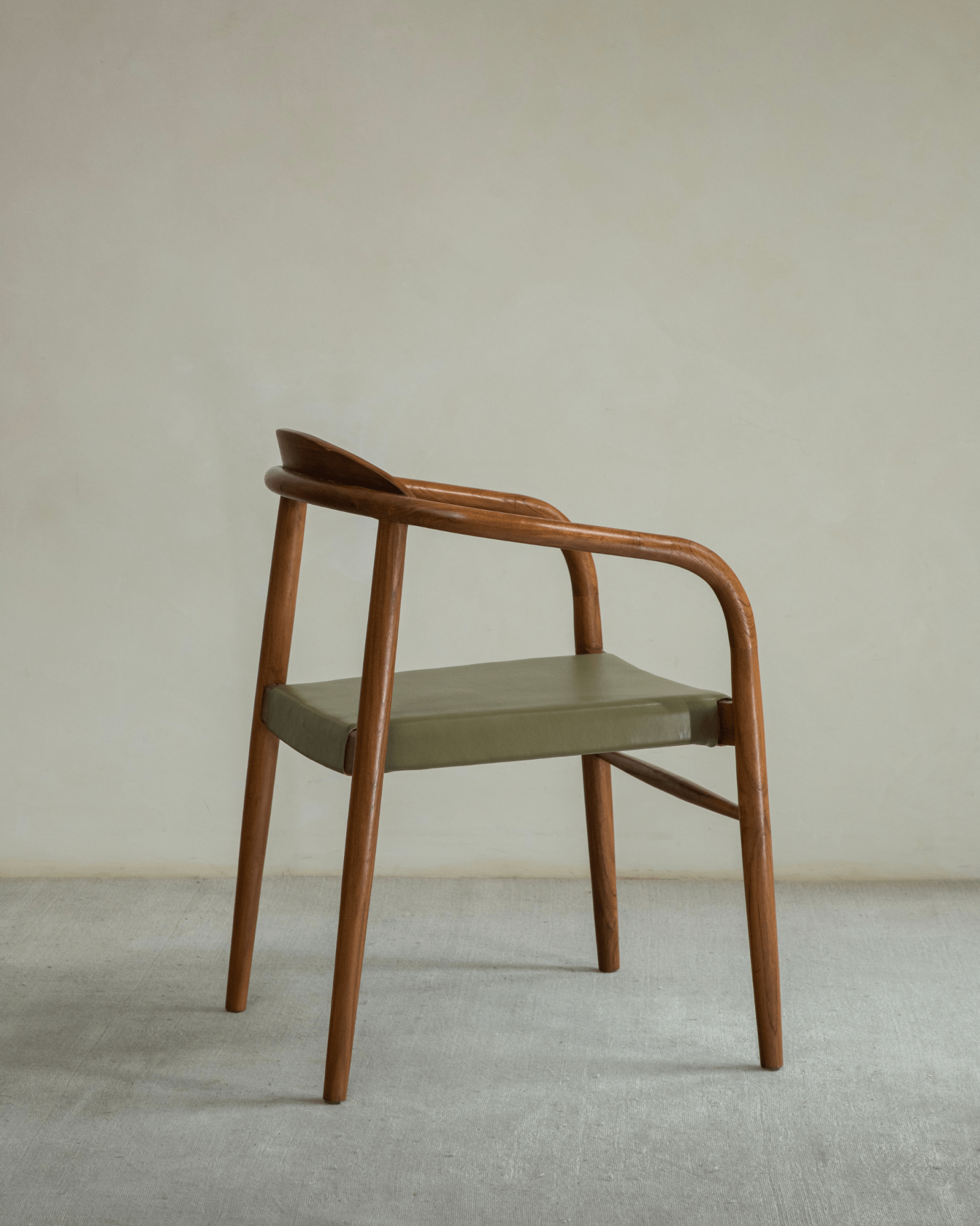 Chaise en cuir Crescent