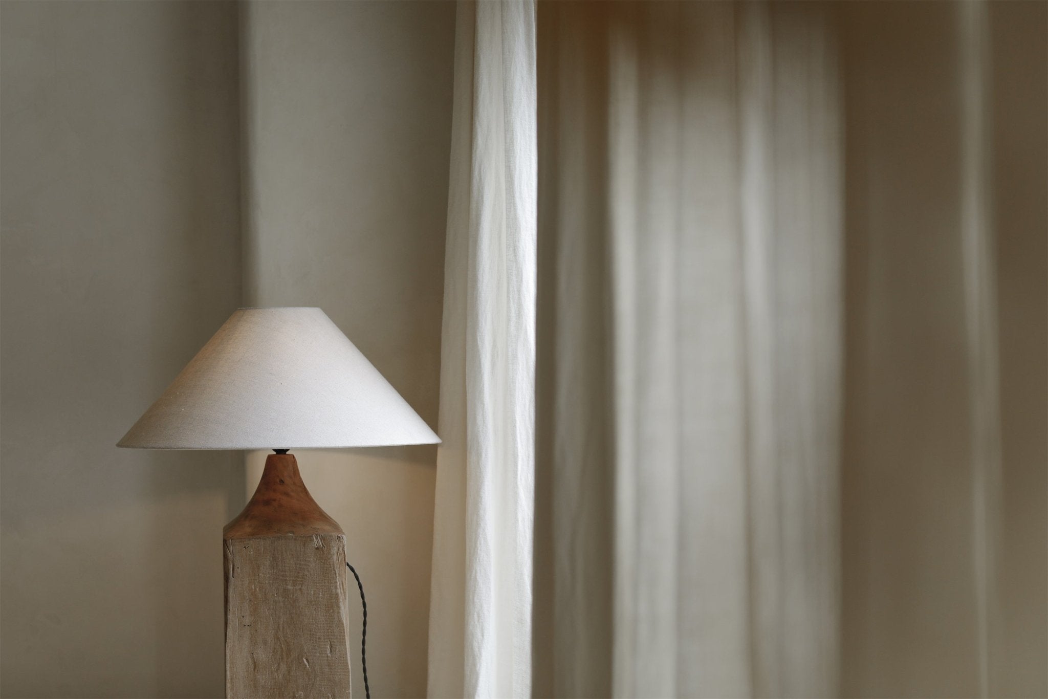 Lampadaire en bois
