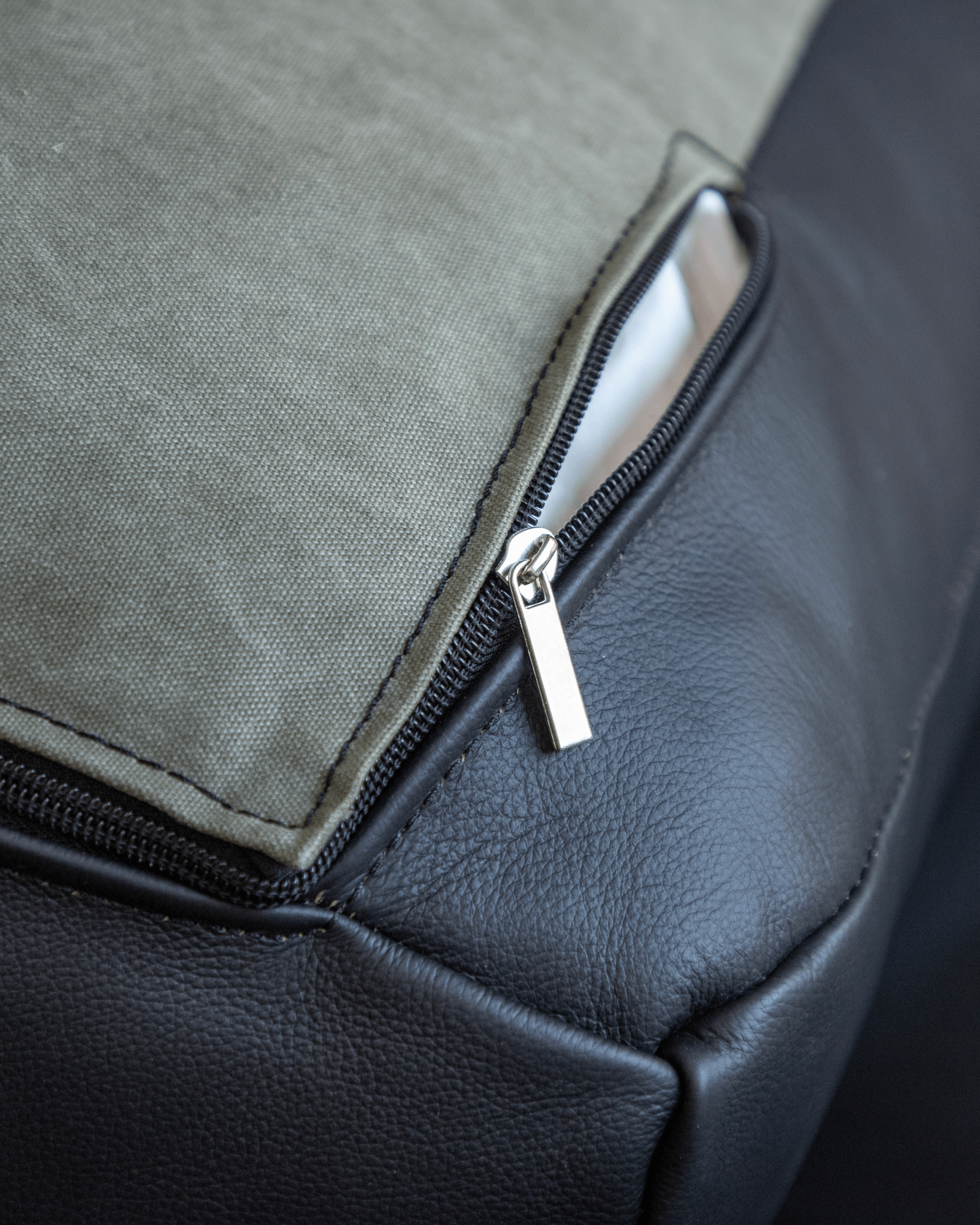 Fauteuil de salon en cuir René