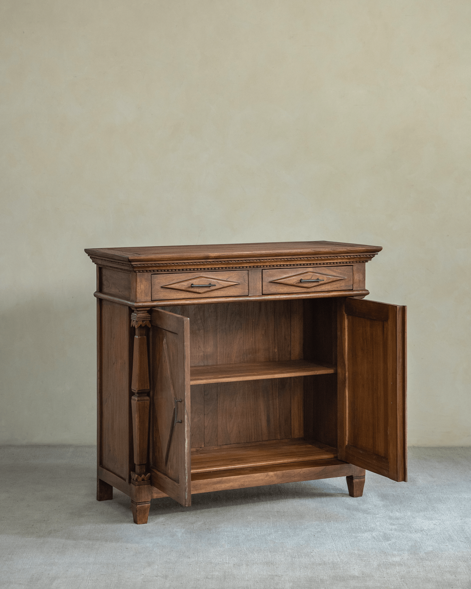 Armoire en teck Victoria