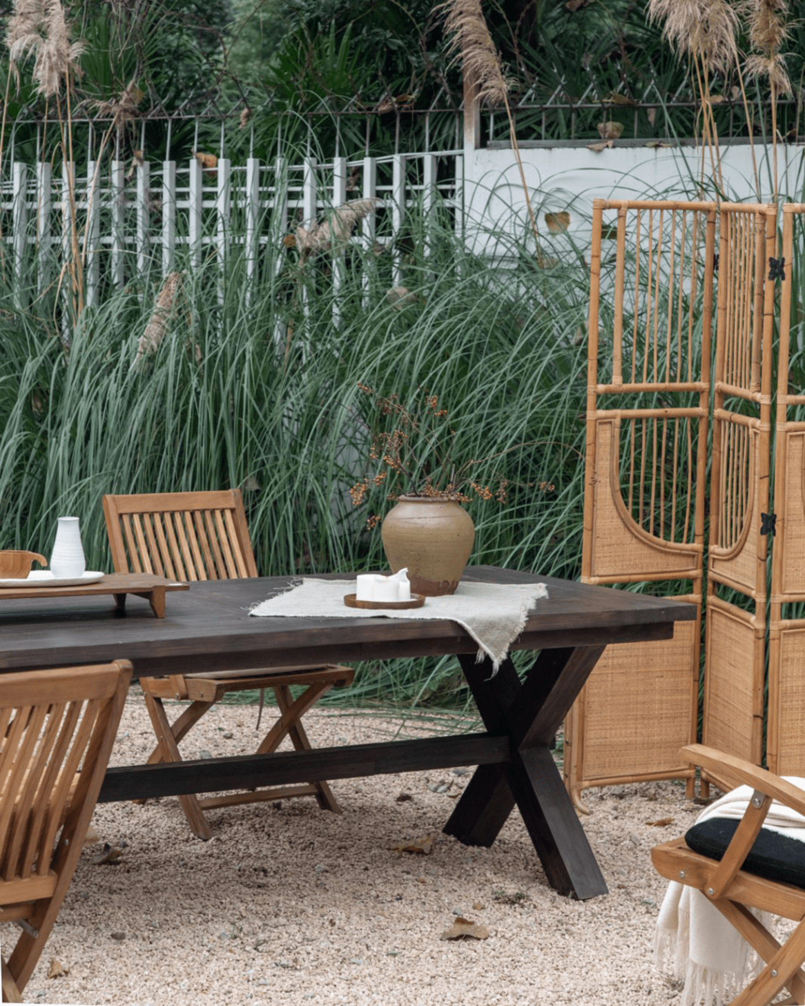 Table à manger d'extérieur de ferme