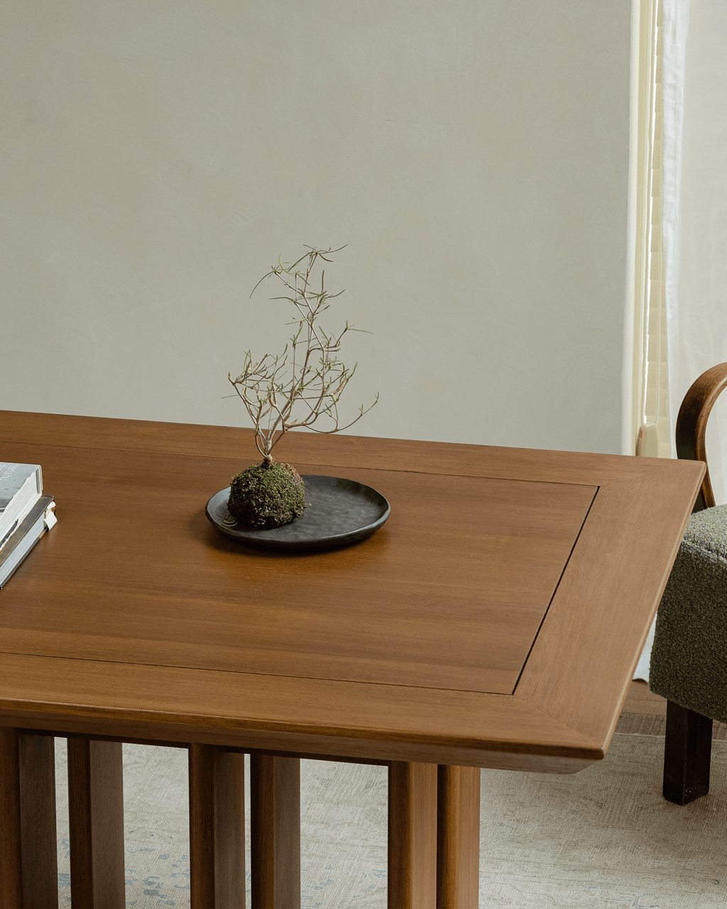 Table Titan