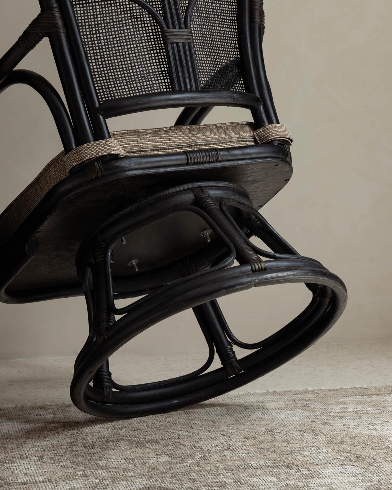 Chaise pivotante en rotin Ray Mini