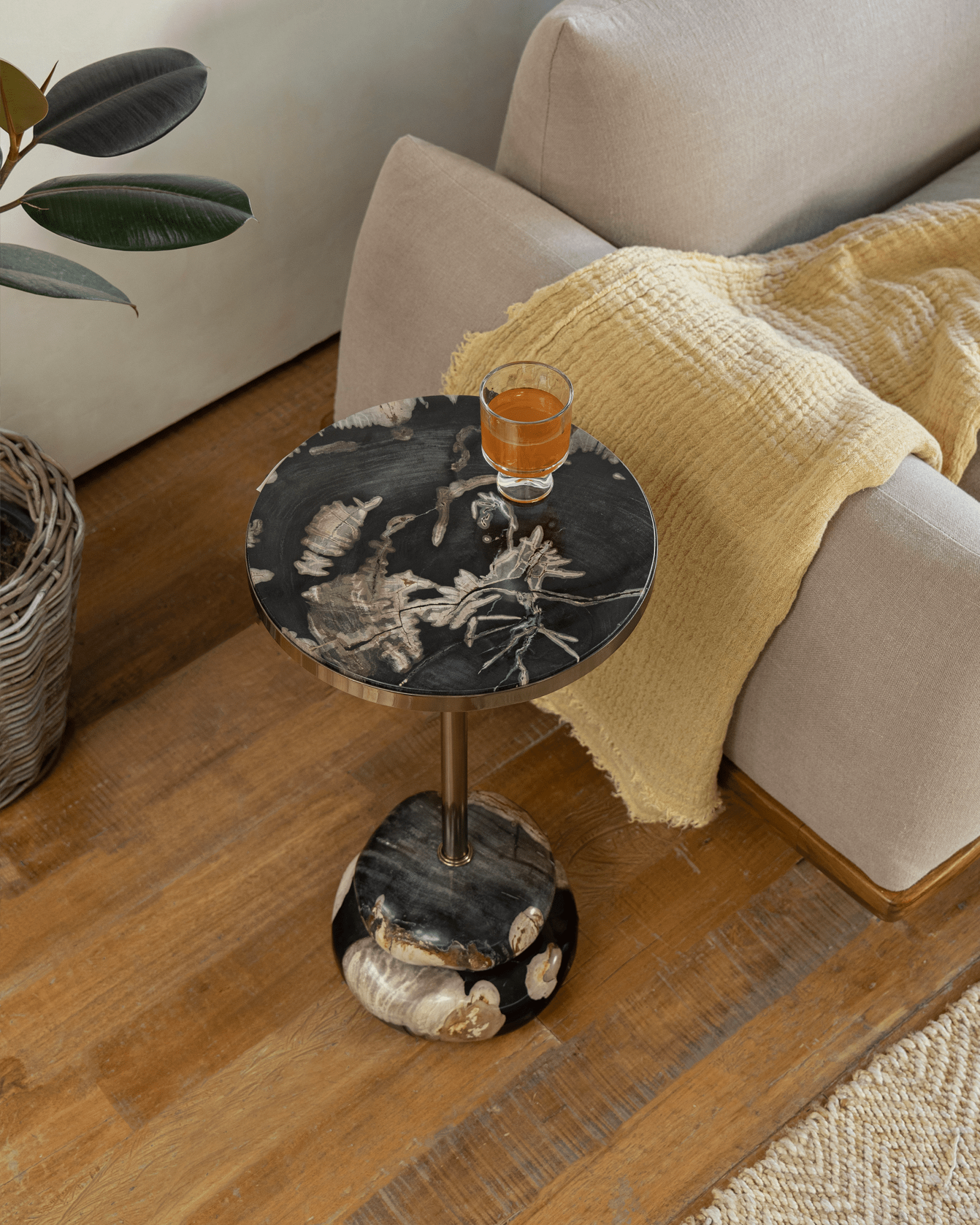 Table d'appoint en bois pétrifié Lolli