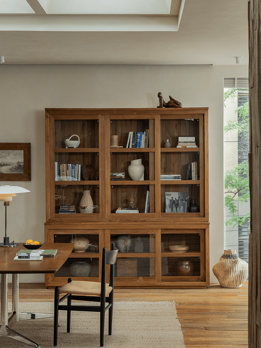 Bibliothèque à façade en verre