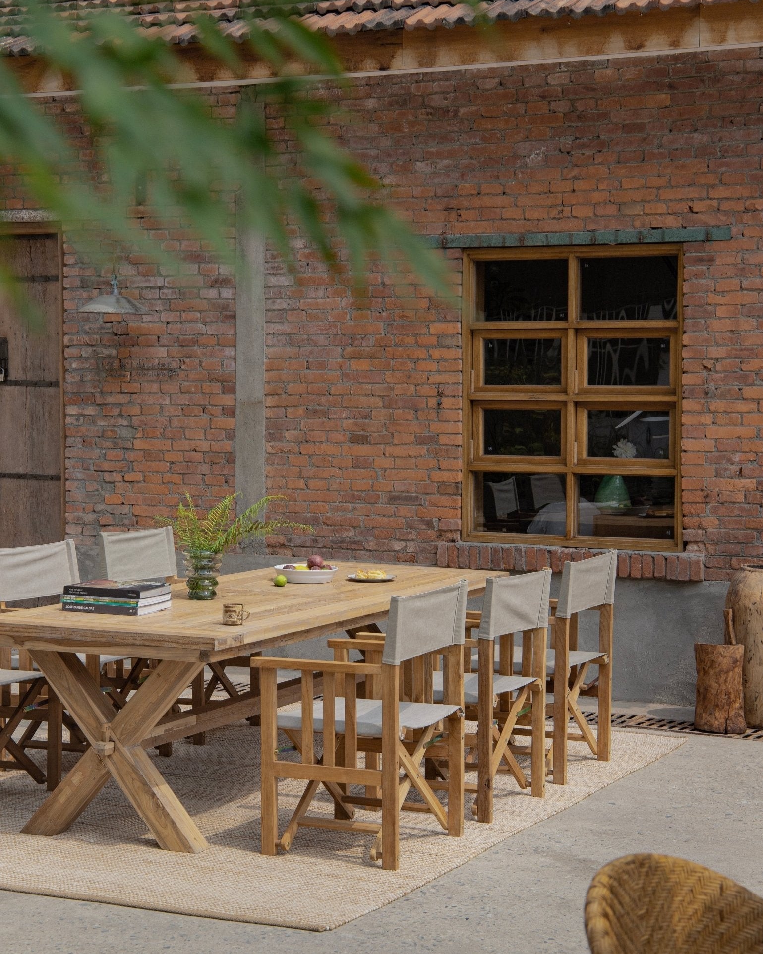 Table à manger d'extérieur de ferme