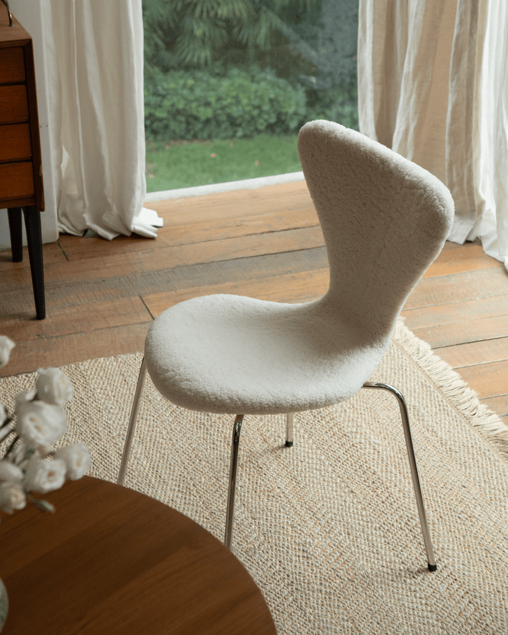 Chaise en peau de mouton Pietra